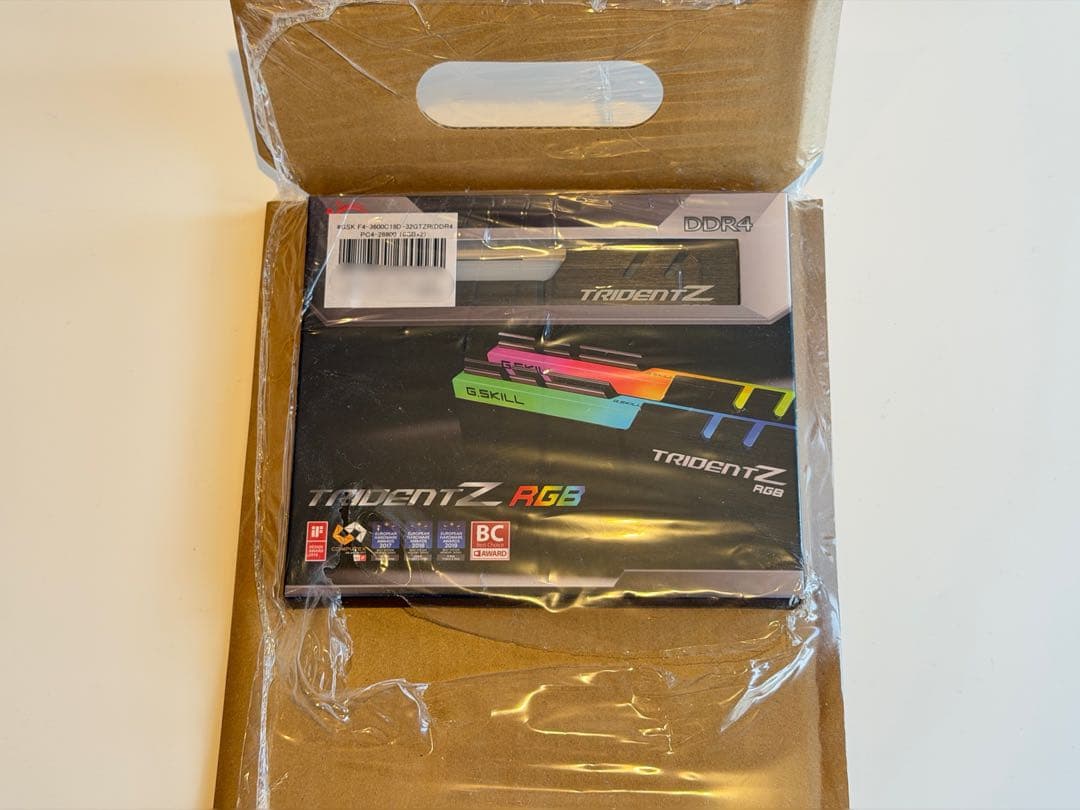 メモリー G.Skill Trident Z RGB DDR4 32GB(16GBx2)
