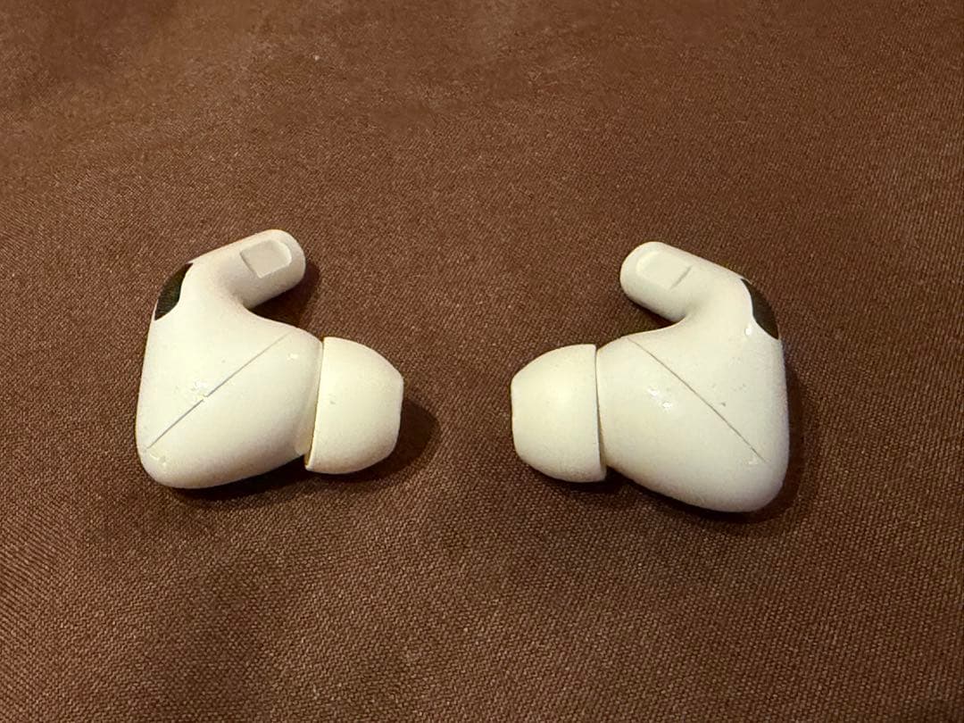 【完動品】AirPods Pro 第1世代 wireless充電対応