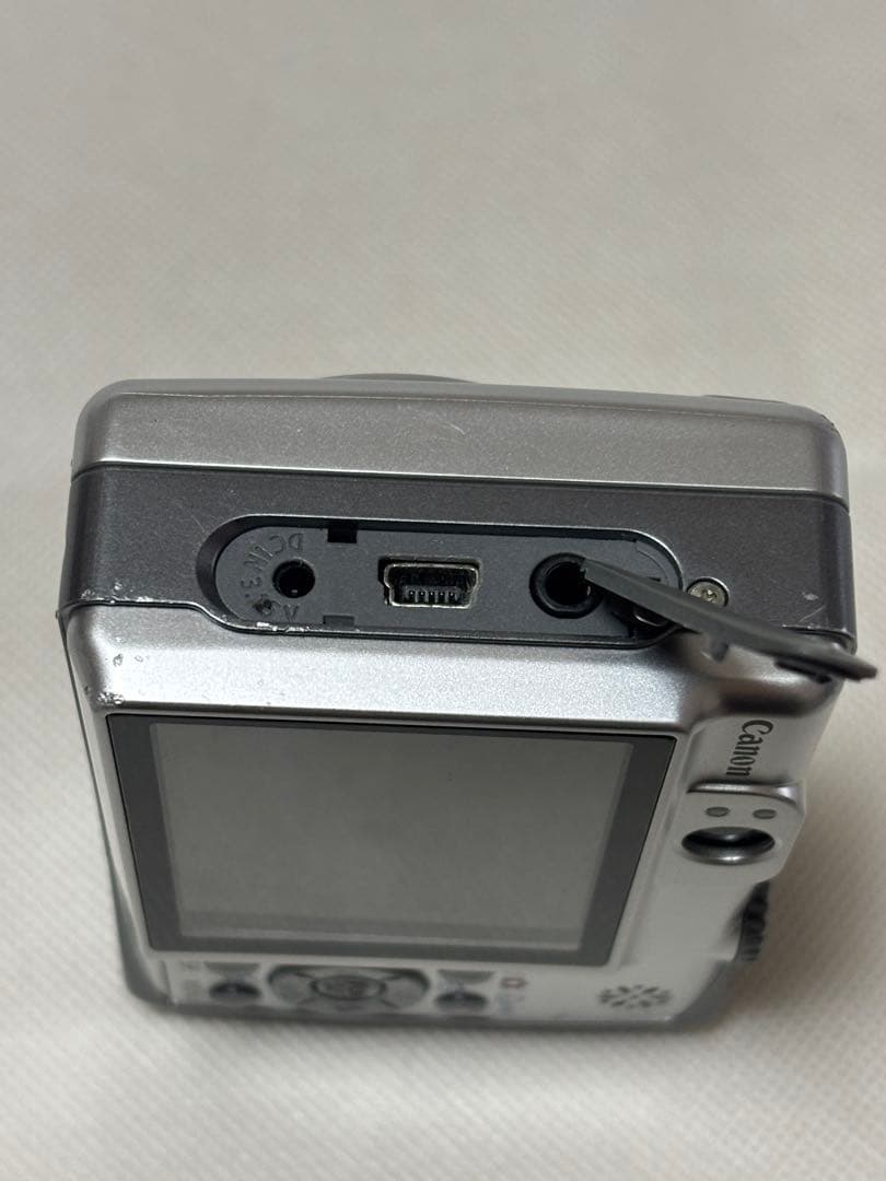 Canon PowerShot A560 コンパクトデジタルカメラ　単三電池付き