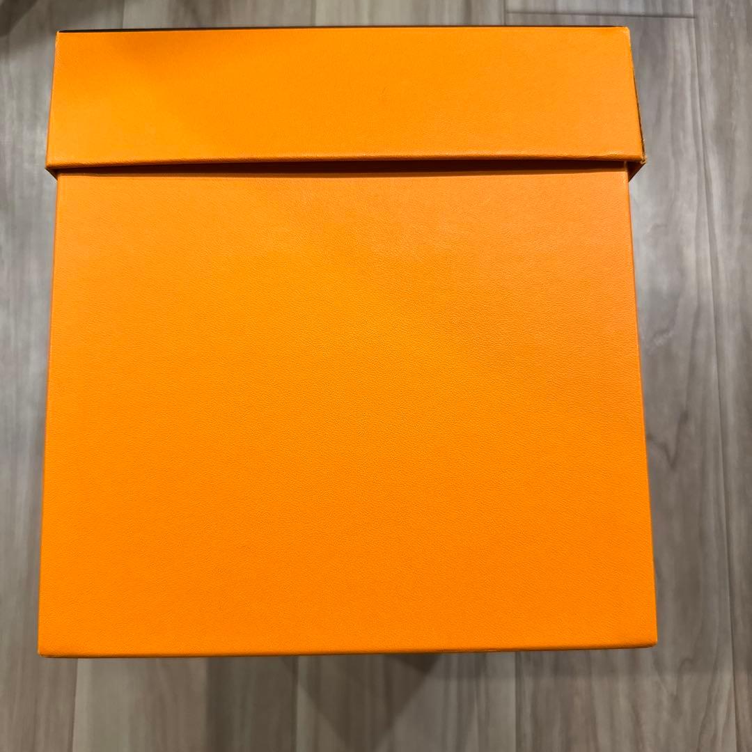 HERMES ギフト箱 オレンジ　ピコタンpm 18
