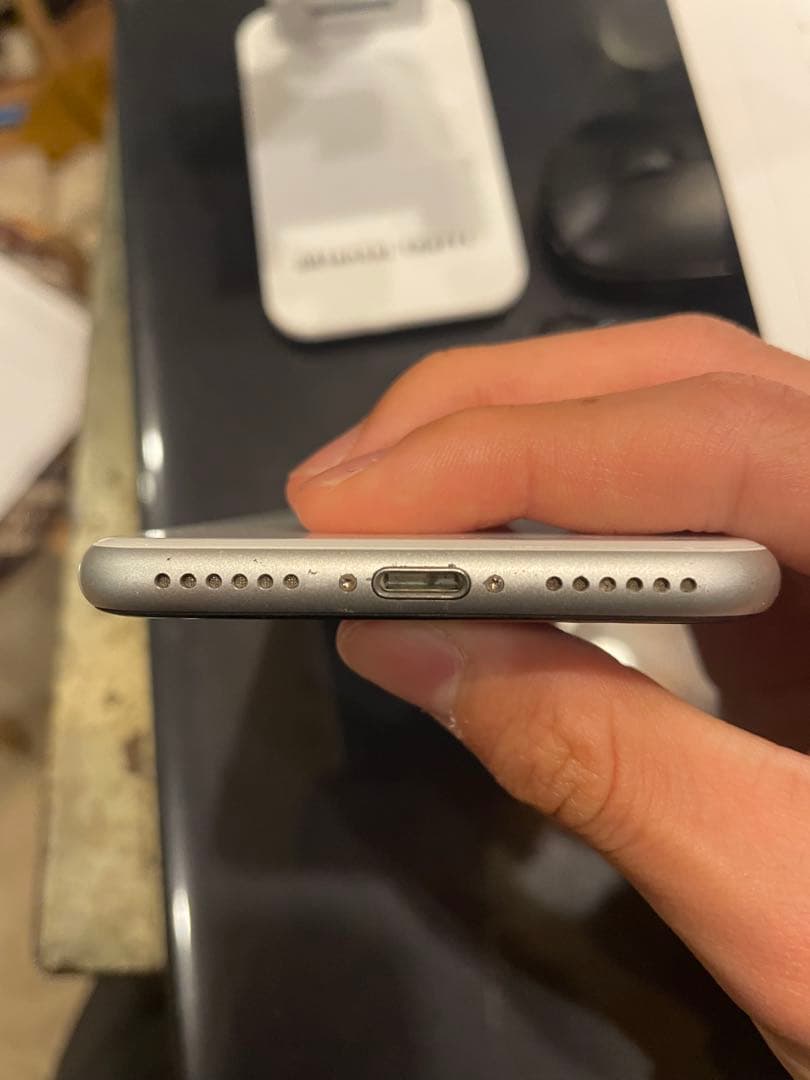 iPhoneSE2「第二世代」バッテリー88% 美品　おまけ付き