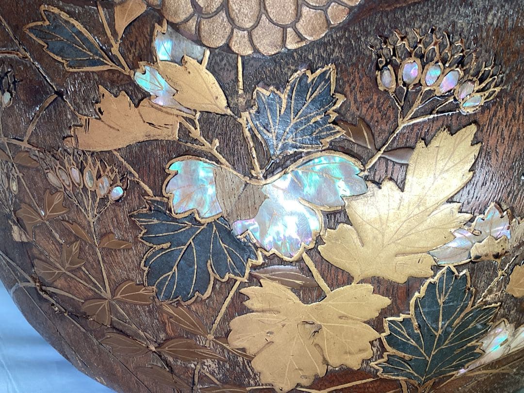 桐火鉢 鶏と花の金箔螺鈿装飾　時代物　古美術　漆芸　金蒔絵　鶏　菊　女郎花