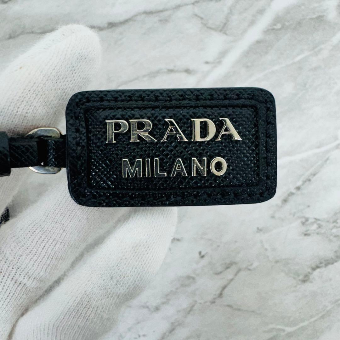 ✨PRADA✨プラダ✨三角ロゴプレート✨ブラック✨ナイロン✨ハンドバッグ✨