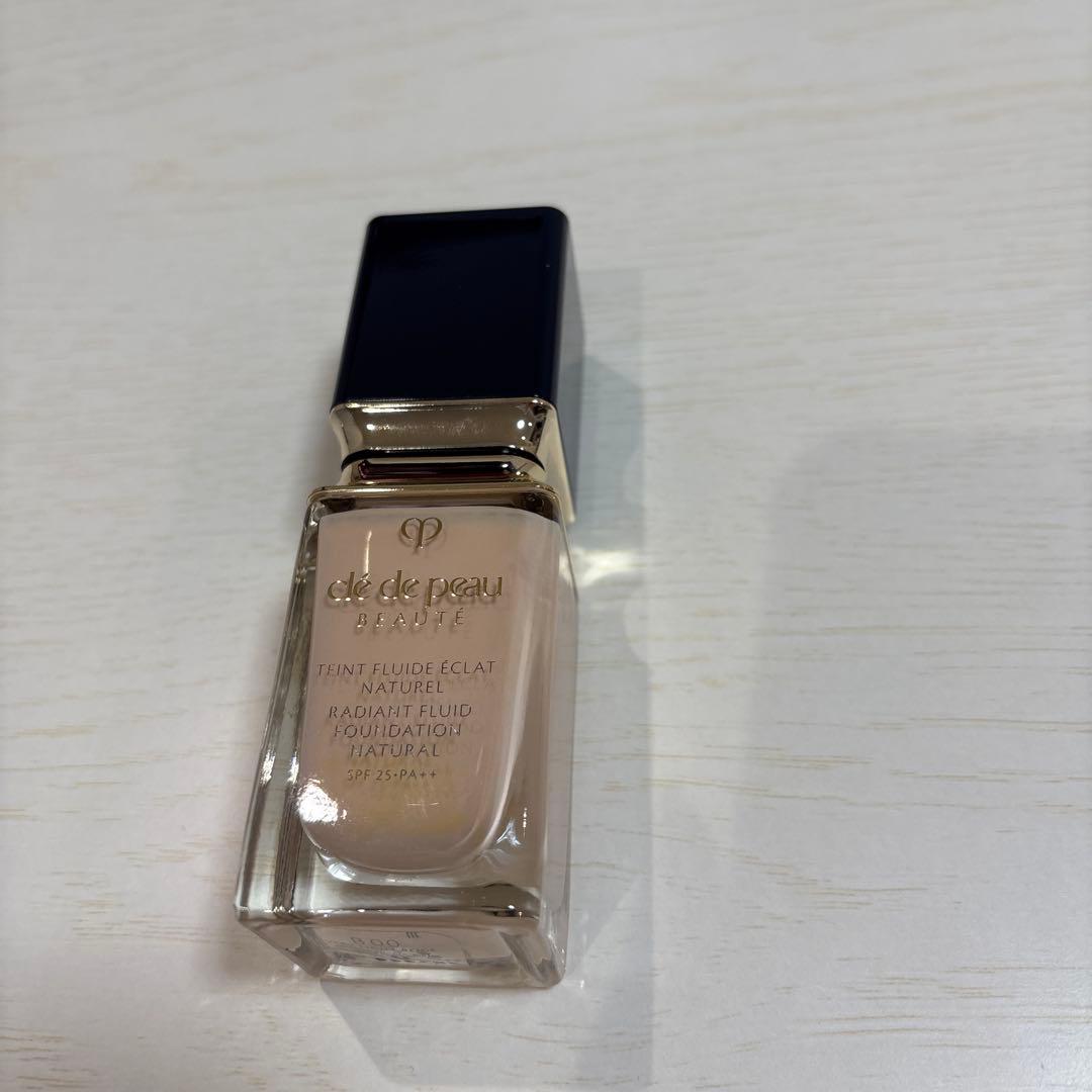 タンフリュイドエクラ　ナチュレル B00 very light beige
