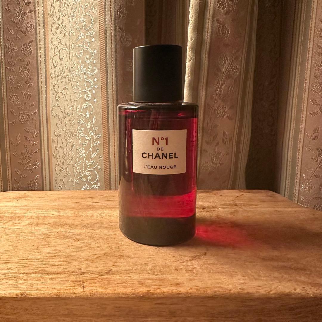 ヌメロアンドゥシャネル　l'eau rouge