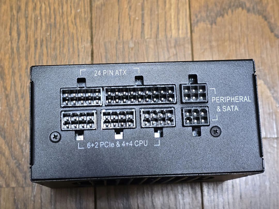 Corsair SF600 Platinum 付属品あり