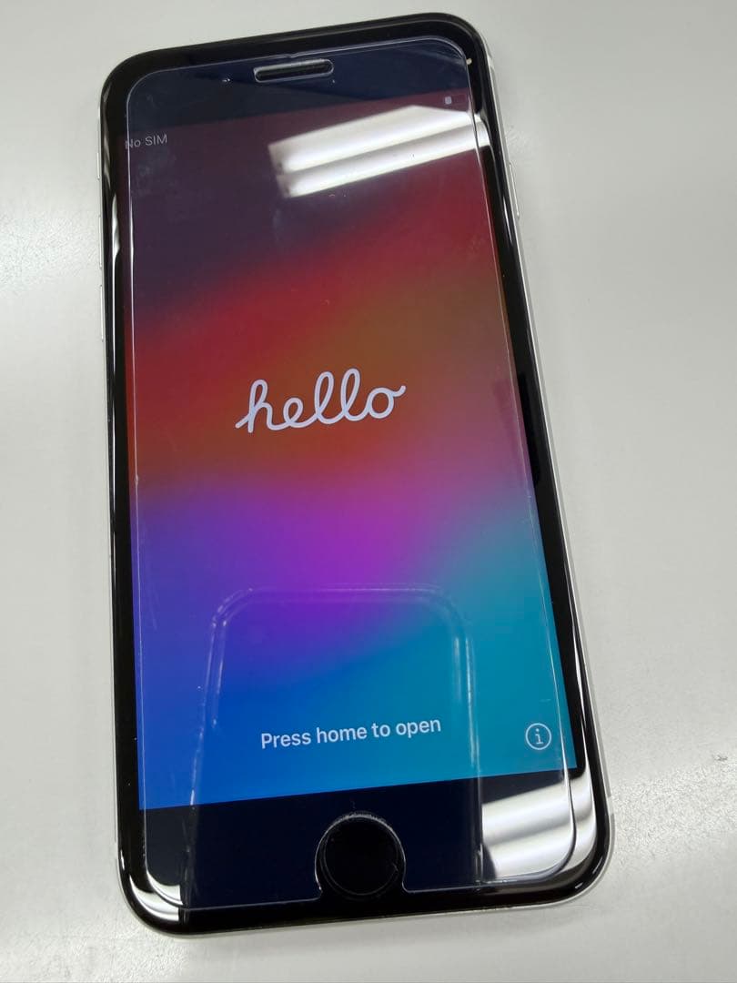 iPhone SE (第2世代) SIMフリー64GB初期化済みバッテリー84%
