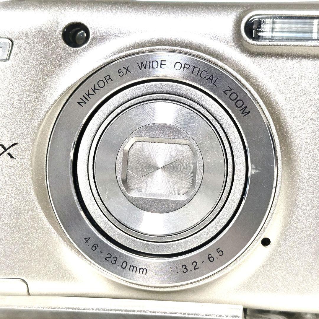 極美品✨ NIKON COOLPIX L28 シルバー 単3電池 デジカメ