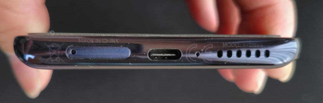 Motorola edge 30 Pro 5G 本体