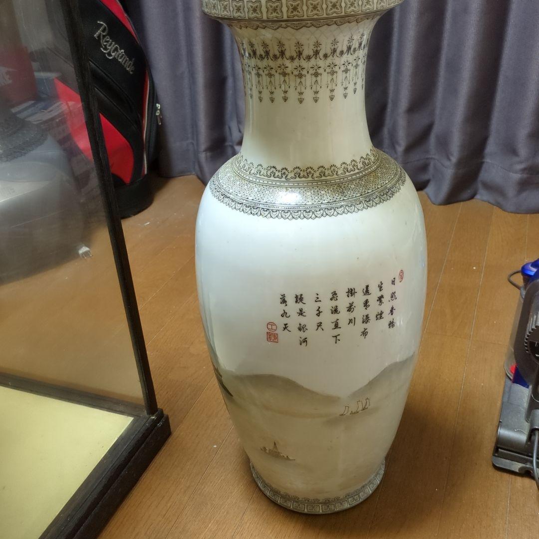 中国・景徳鎮様式の大型花瓶（山水図）です