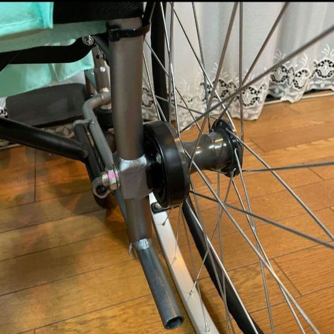 ♿ 最新モデル 小回り操作しやすい 超軽量 自走式 車椅子 ノーパンクタイヤ