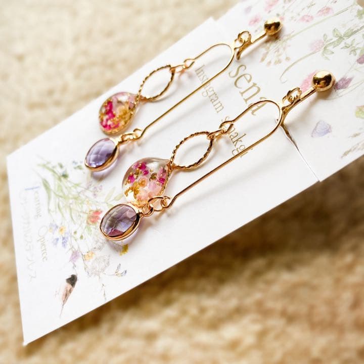 Flower mobileイヤリング、アダムエロペ・ロペピクニック・ニコアンド