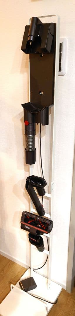 Dyson SV10K コードレス掃除機　USED 美品