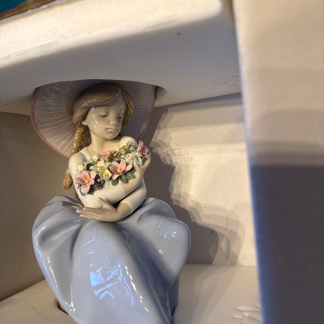 リヤドロ LLADRO 花の香りにつつまれて