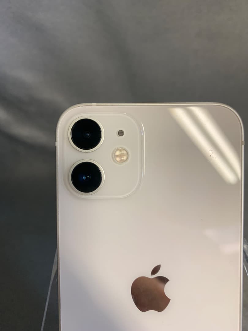 超美品　国内版　SIMフリー　iPhone12 mini 64GB ホワイト色
