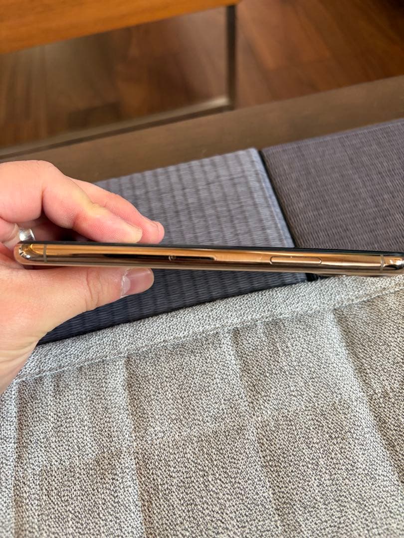 2月末まで【ジャンク品】iPhone11pro ゴールド 本体