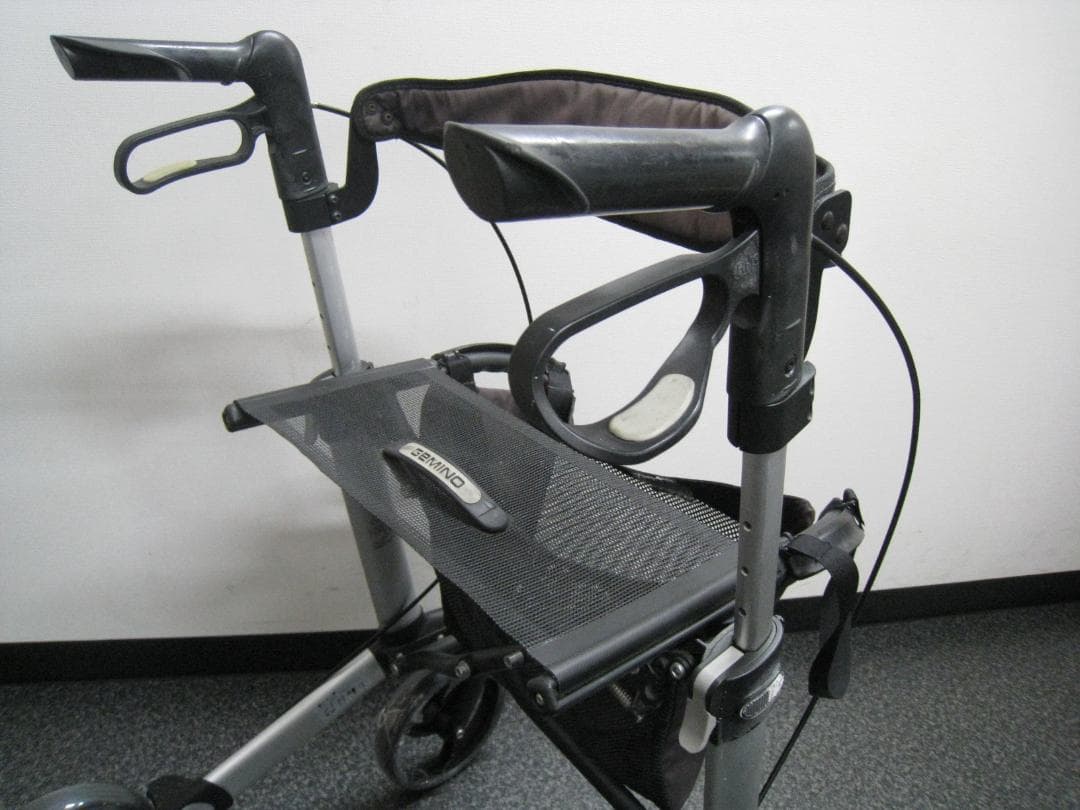 ハンディウォークＬ　GEMINO 30 歩行器 歩行車 パナマウントベッド