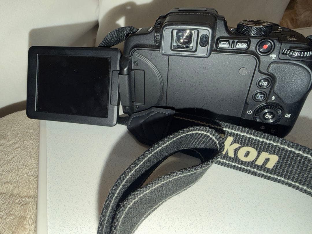 Nikon COOLPIX B700 本体と付属品