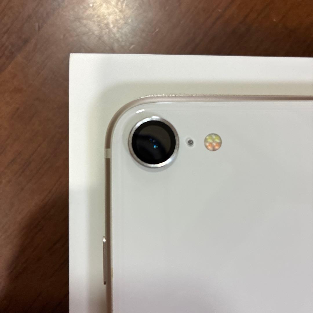iPhone SE 第３世代 128GB スターライト バッテリー96%