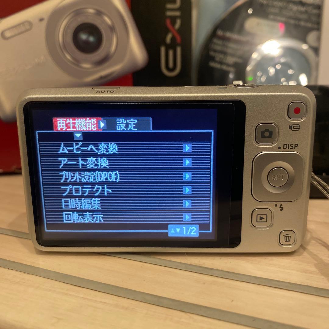 美品【動作品】CASIO EXILIM コンデジEX-Z800 シルバー