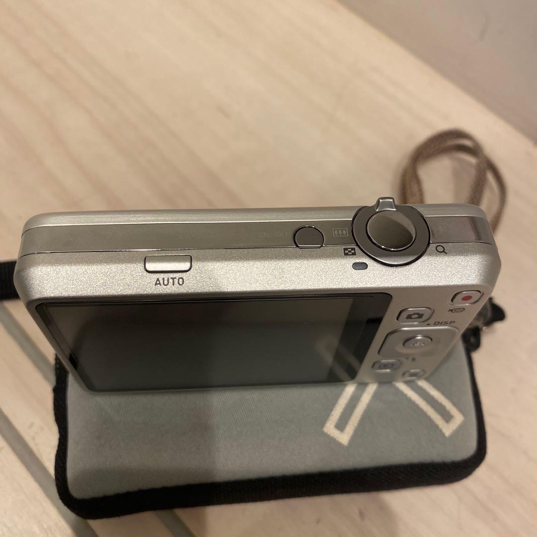 美品【動作品】CASIO EXILIM コンデジEX-Z800 シルバー
