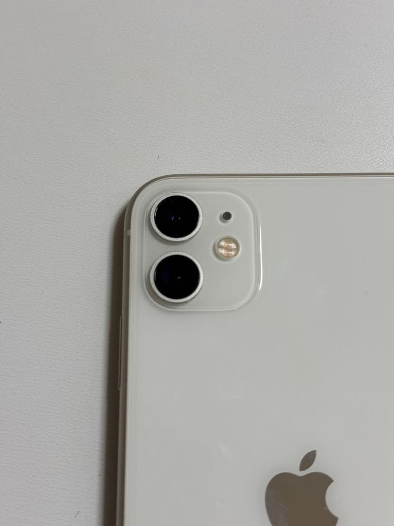 【極美品】 iPhone 11 ホワイト 128GB SIMフリー