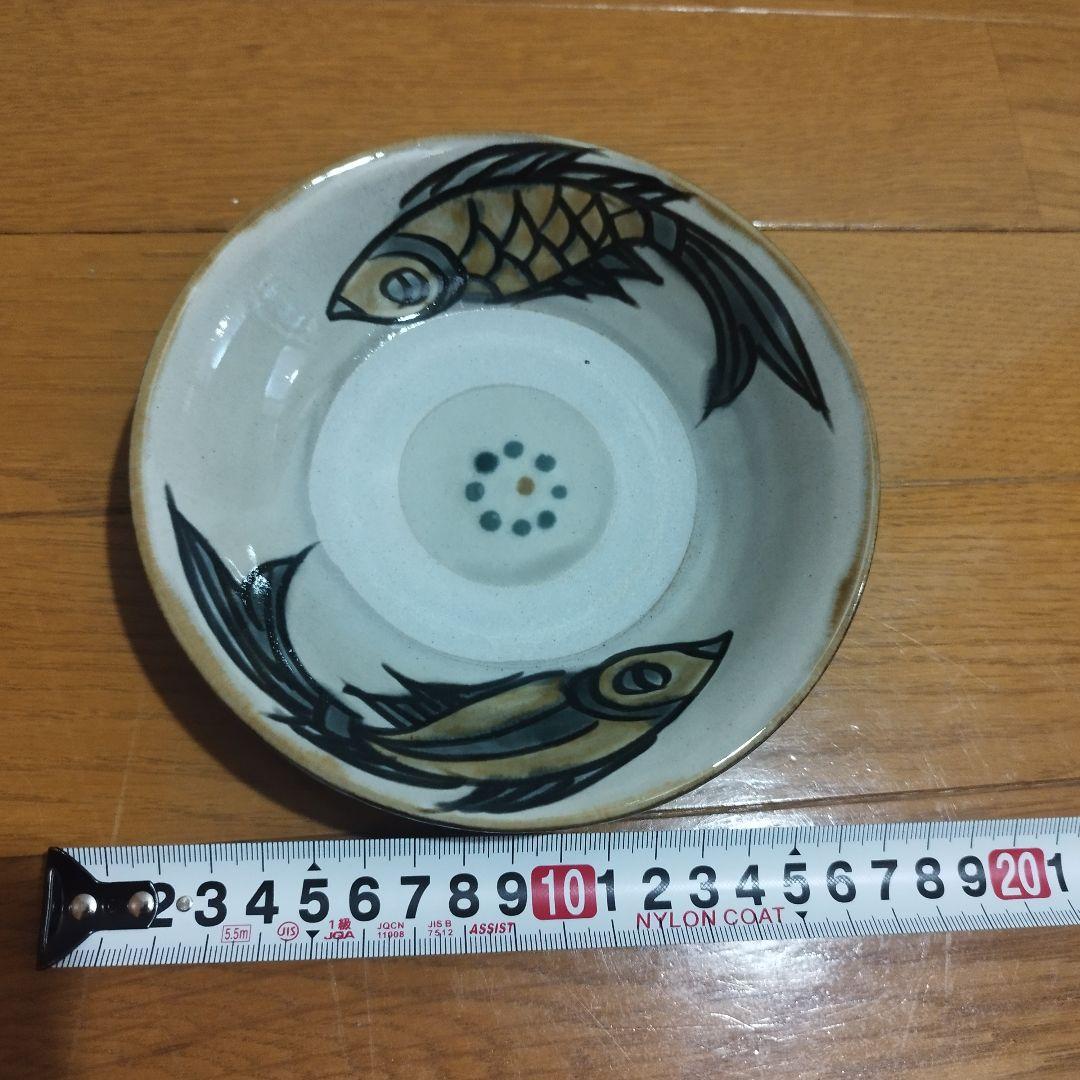 女性陶芸作家　宮城須美子さんの中皿　魚紋　2枚セット！