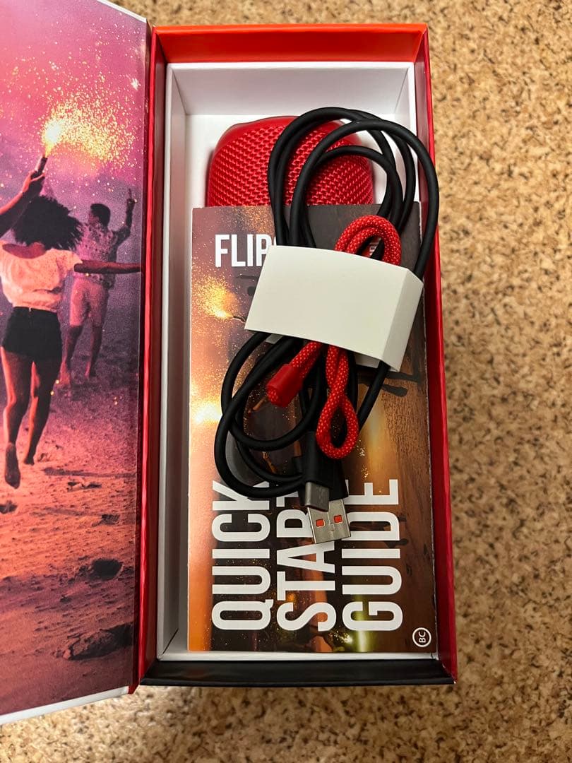JBL FLIP6 レッド Bluetoothスピーカー 箱 充電コード付き