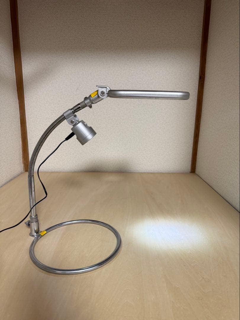 TSKのスタンドルーペ　ライト付き