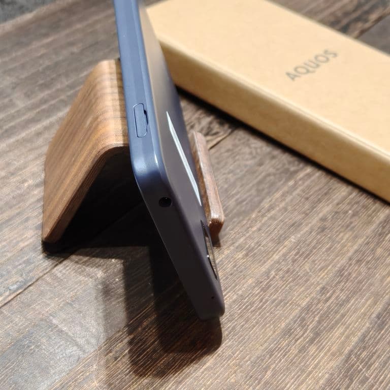 美品 AQUOS wish3 SH-M25 SIMフリー スマホ