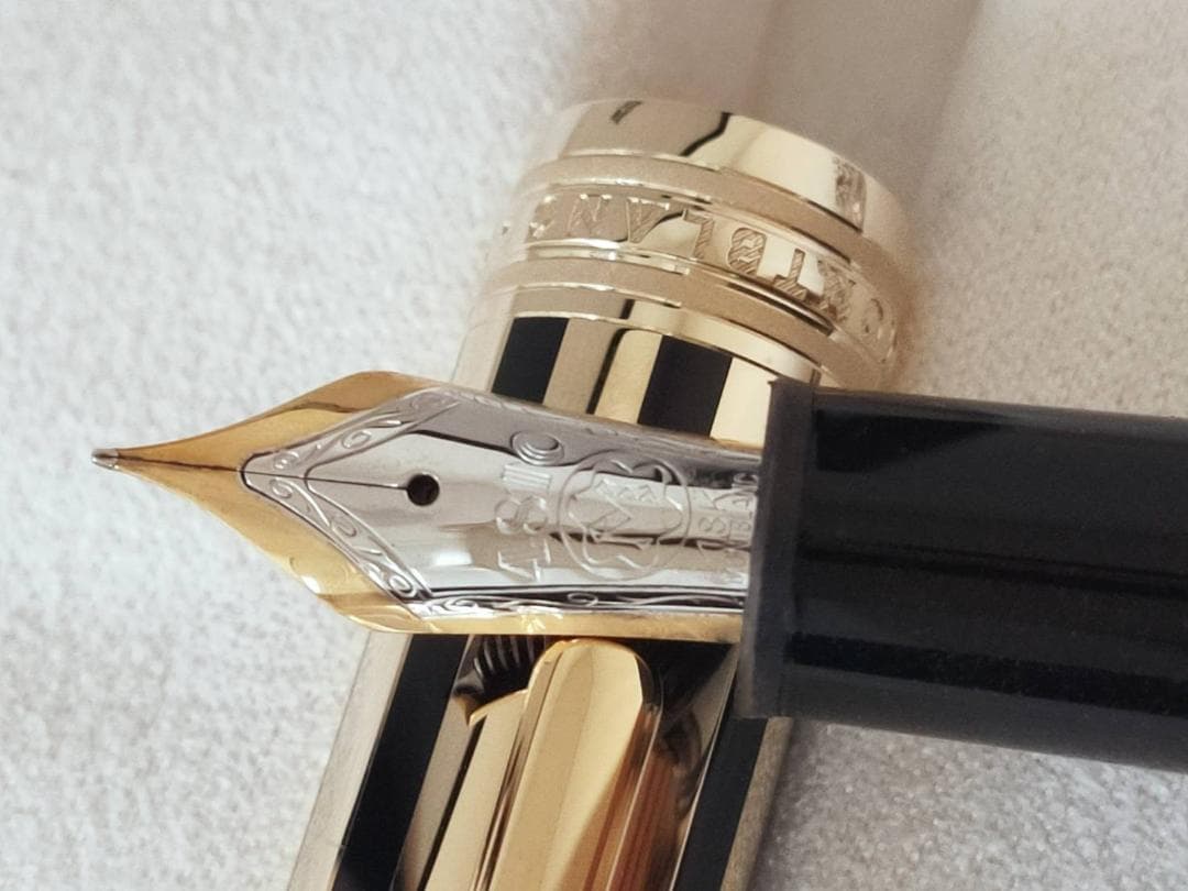 モンブラン マイスターシュテュックソリテールゴールド&ブラック18K 万年筆
