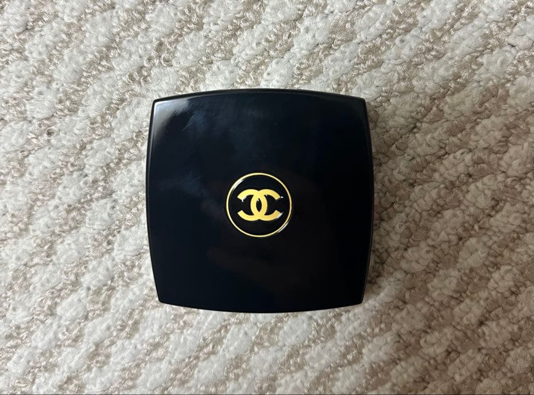 CHANEL アイシャドウ レキャトルオンブル N°5 100周年記念