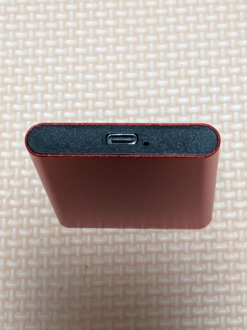 新品未使用　外付け　Portable SSD　 モバイル　4TB