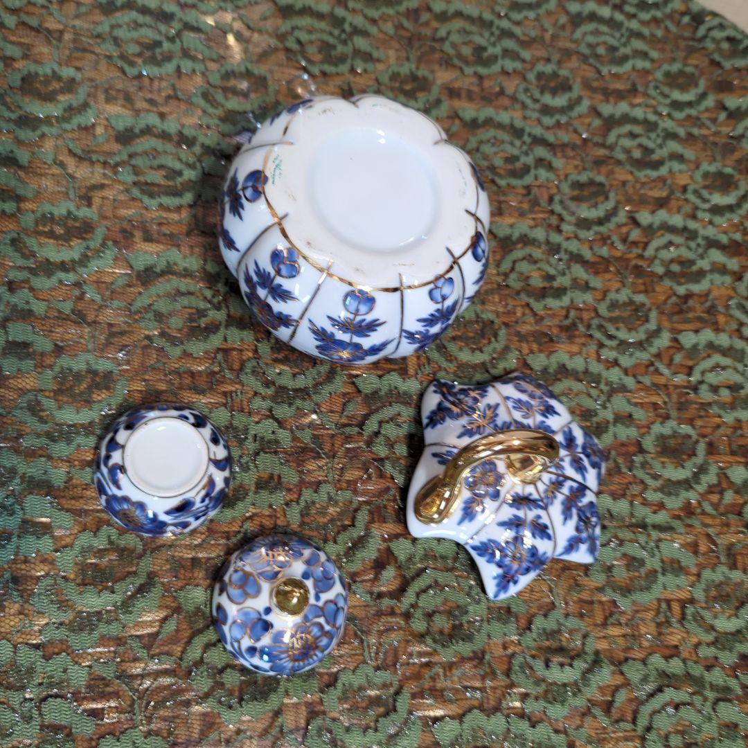 藍色花柄・南瓜型・丸型・蓋付き陶器製・小物入れ・2個まとめ売り・蓋付き小物入れ