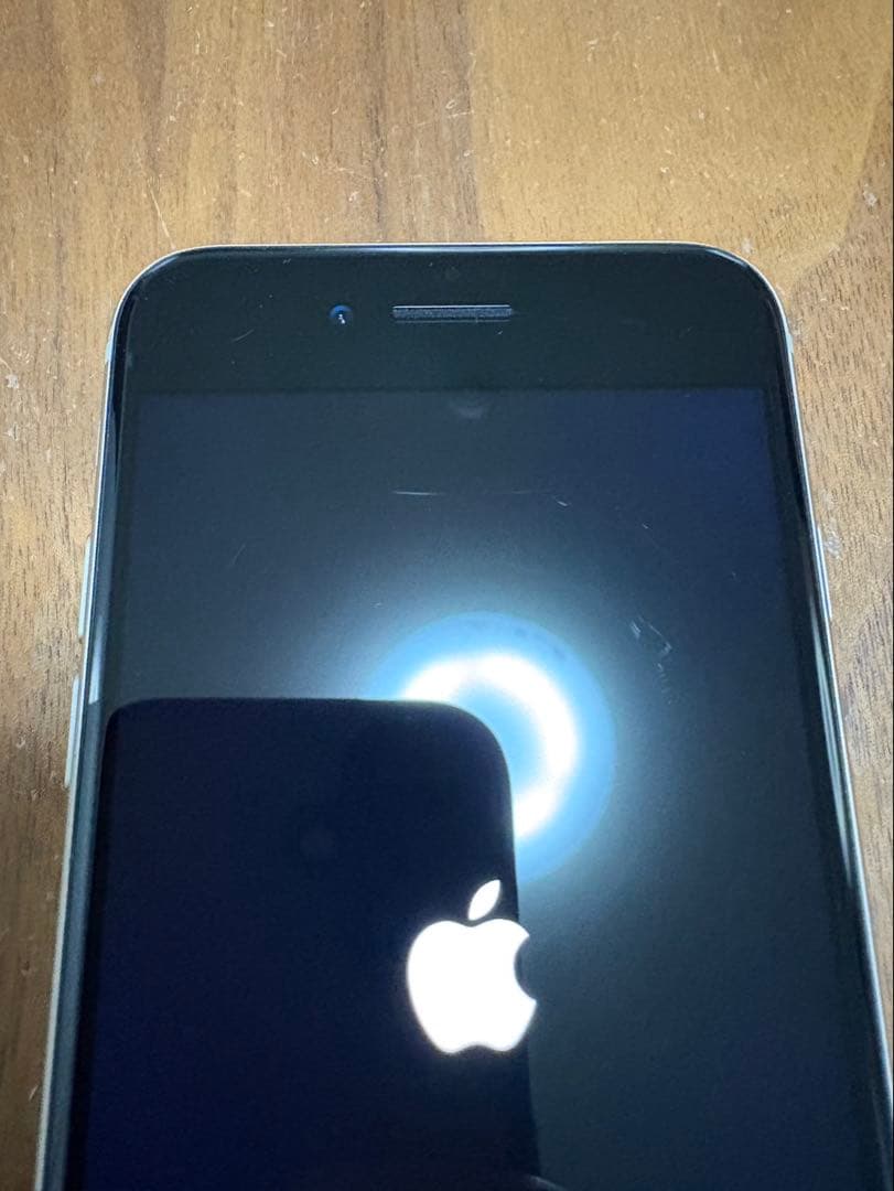 iPhoneSE3 64GB スターライト　SIMフリー 本体