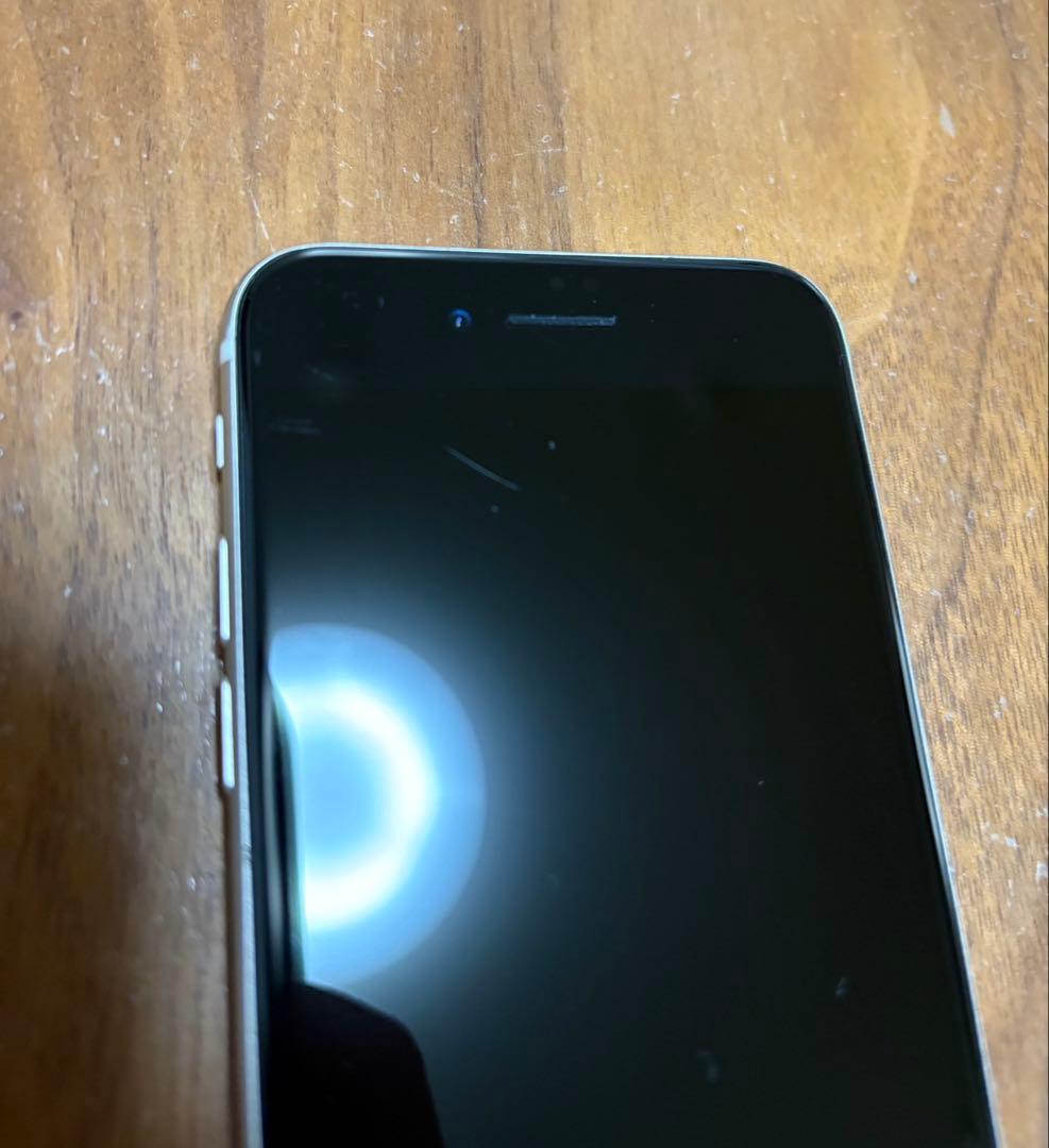 iPhoneSE3 64GB スターライト　SIMフリー 本体