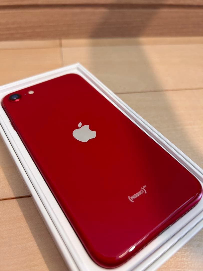 iPhone SE（第3世代/2022年モデル）　PRODUCT RED