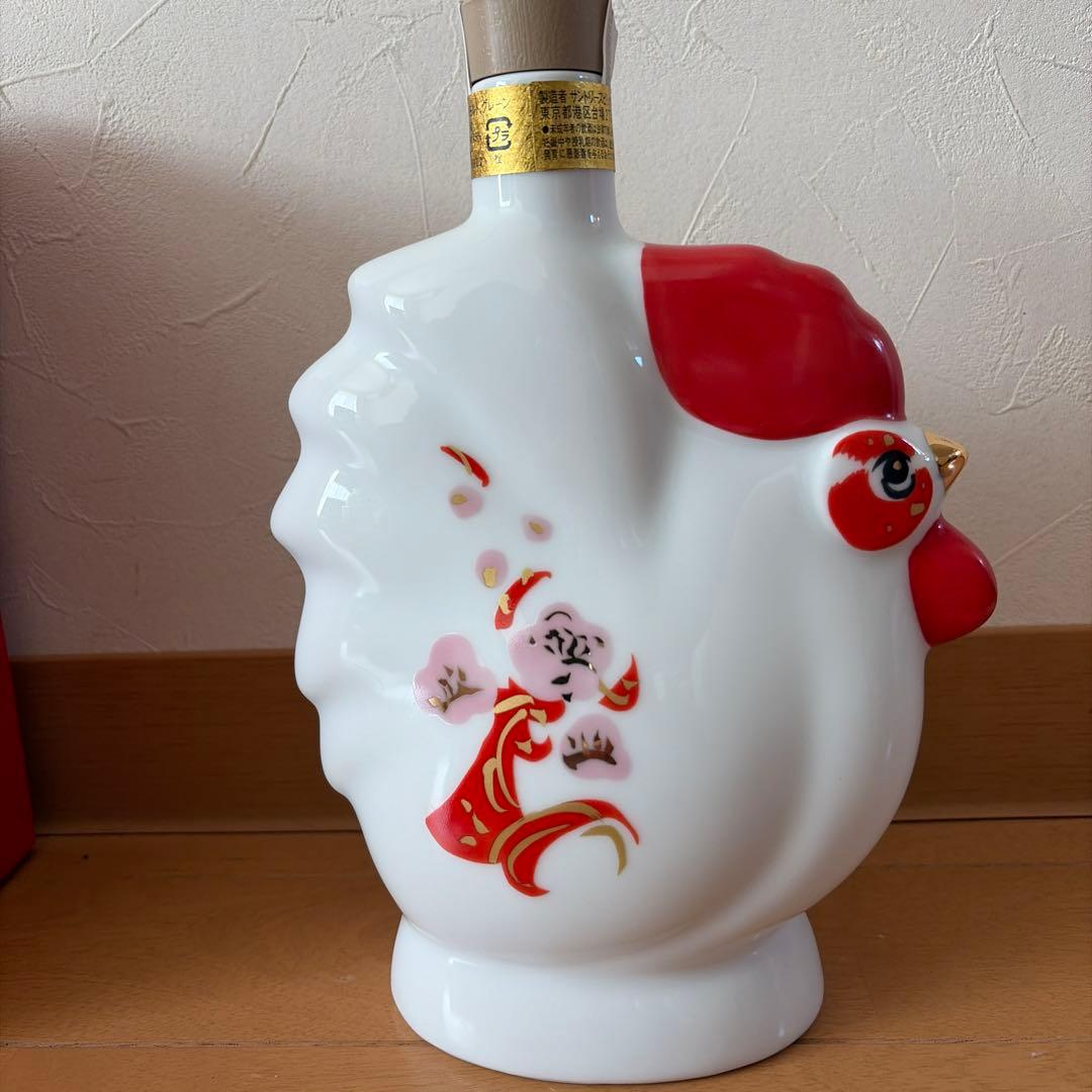 美品未開栓サントリーローヤル 干支ボトル2017 酉年 陶器ボトルウイスキー箱付