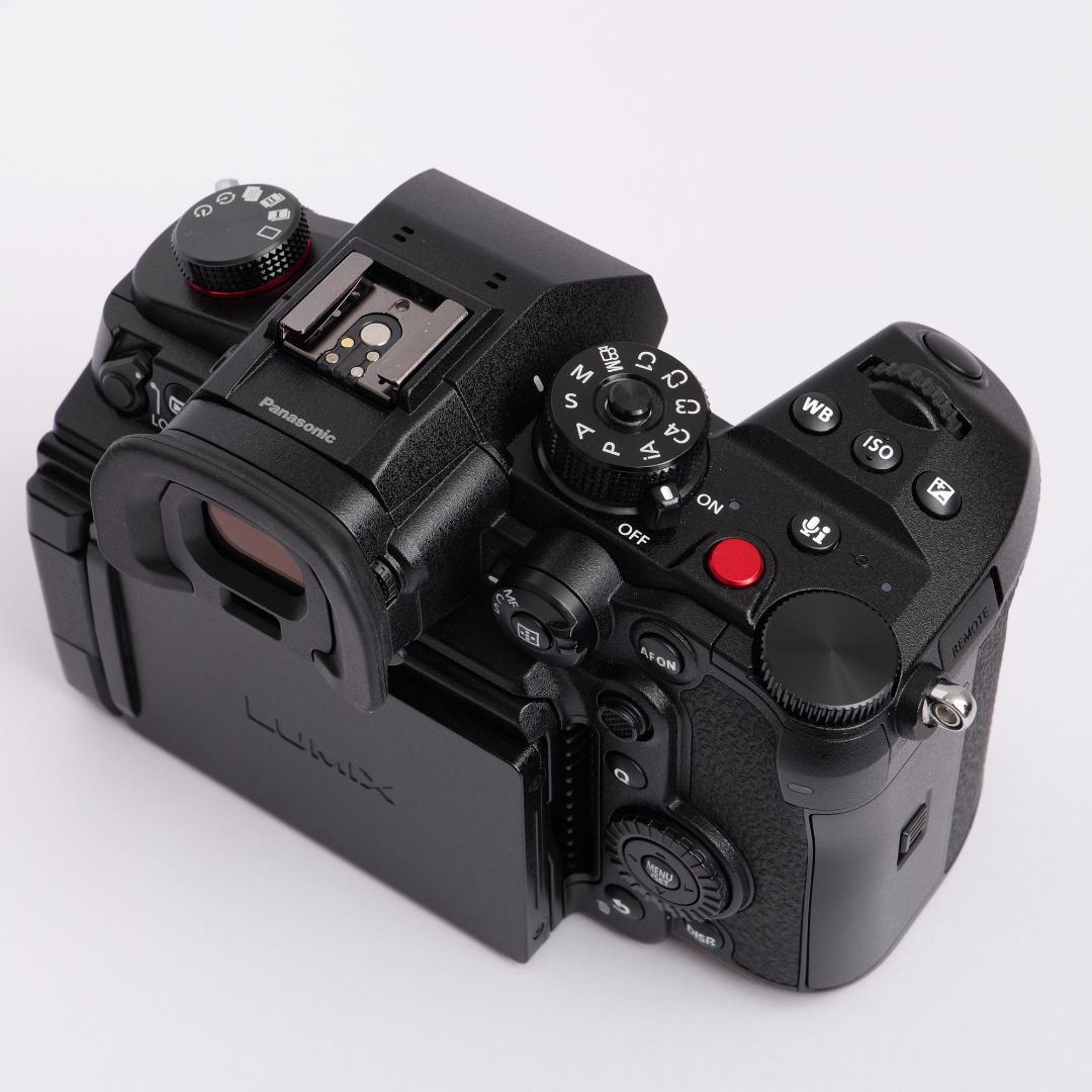 Panasonic LUMIX GH6 ボディ　美品
