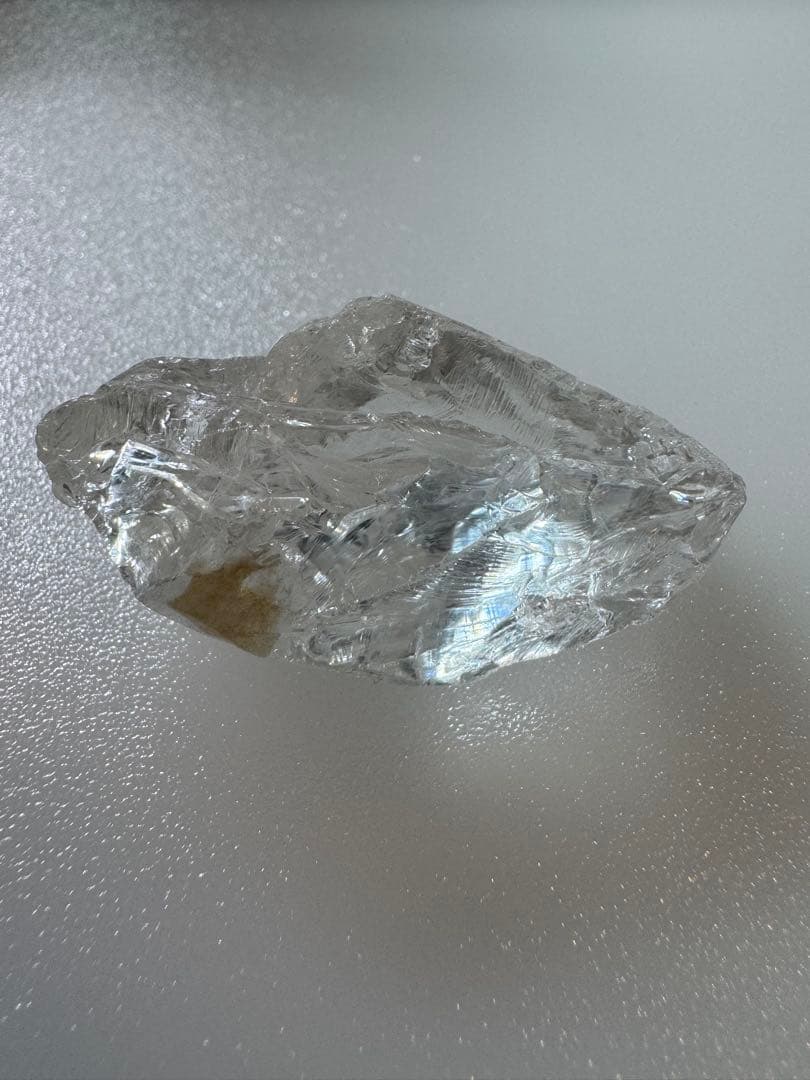 【138.10ct・虹色レインボー入り】ブラジル産 天然水晶 完全未処理　大型