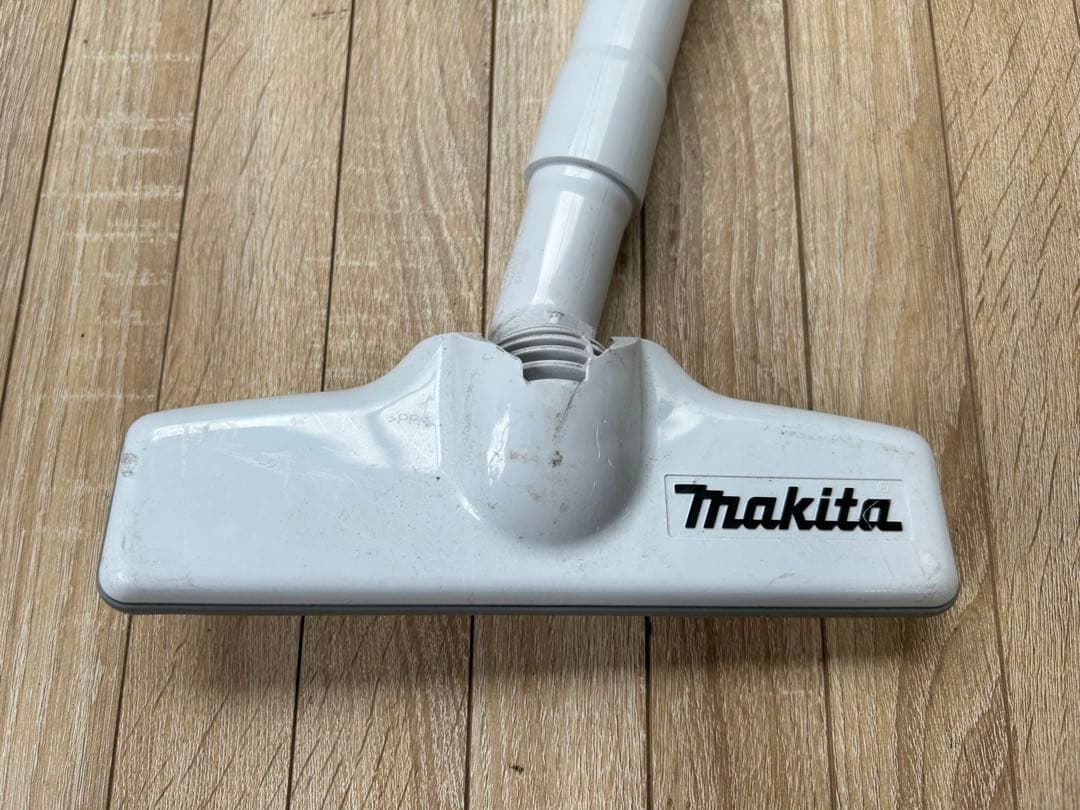 ♦︎①Makita CL107FD 充電式クリーナー