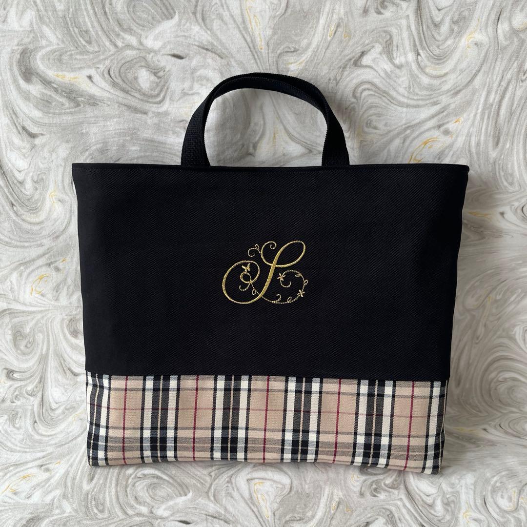 オーダー商品　イニシャル　お名前刺繍入り　入学、入園4点セット☆