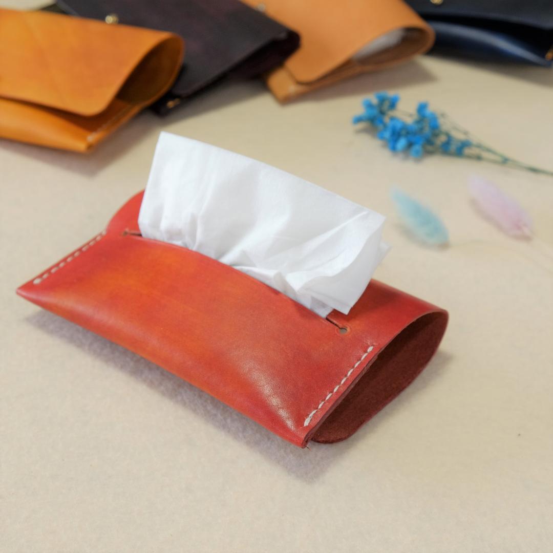 ハンドメイド　手染め　手縫い　自家製オイルレザーの贅沢ティッシュケース レッド