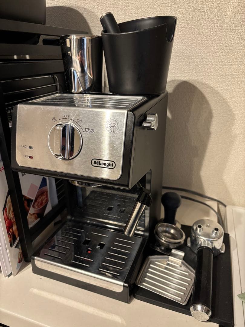 【箱あり・一式セット付】De'Longhi エスプレッソマシン コンパクト