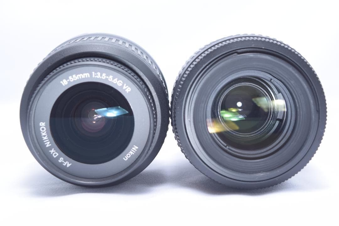 ①Nikon D7000 デジタル一眼レフ レンズ2本、バッテリー2個、防湿箱付
