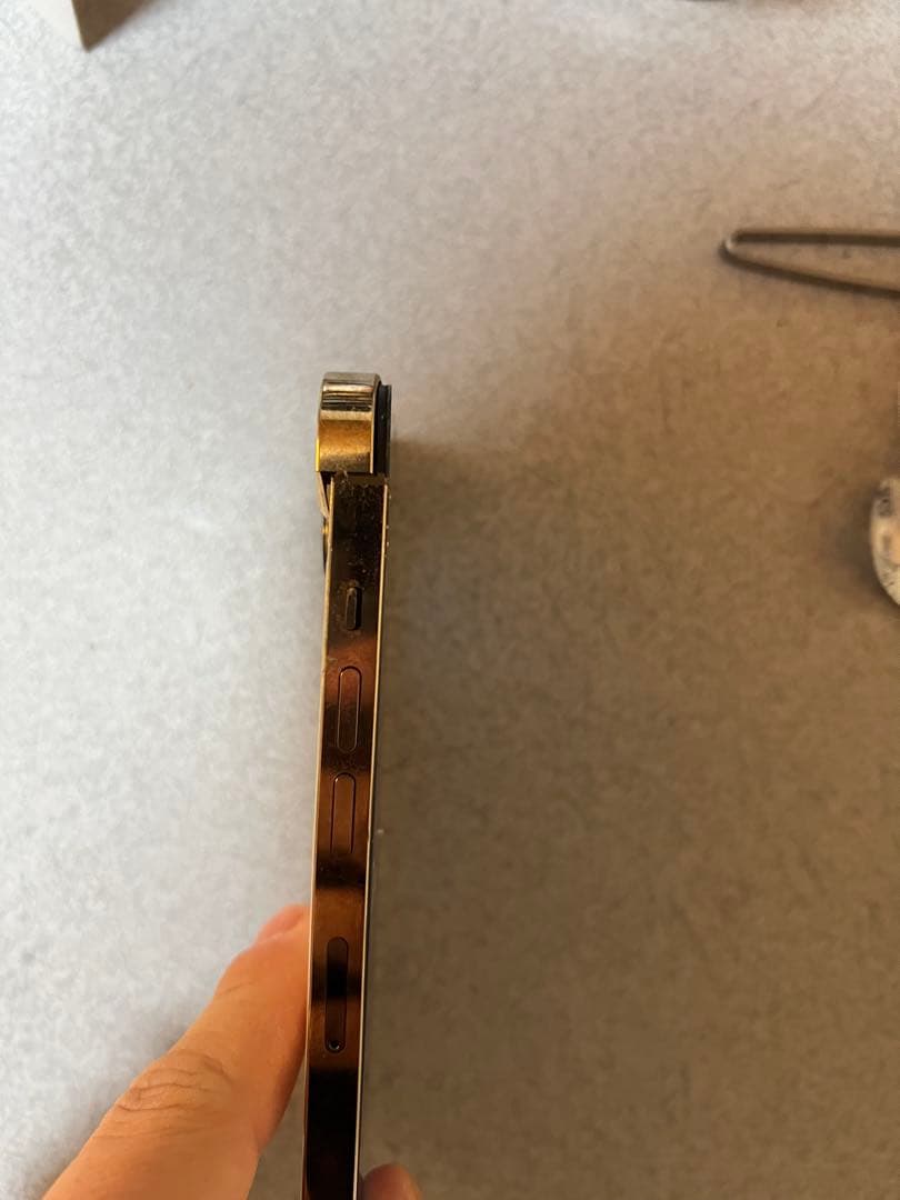 iPhone 13 Pro ゴールド 画面割れあり