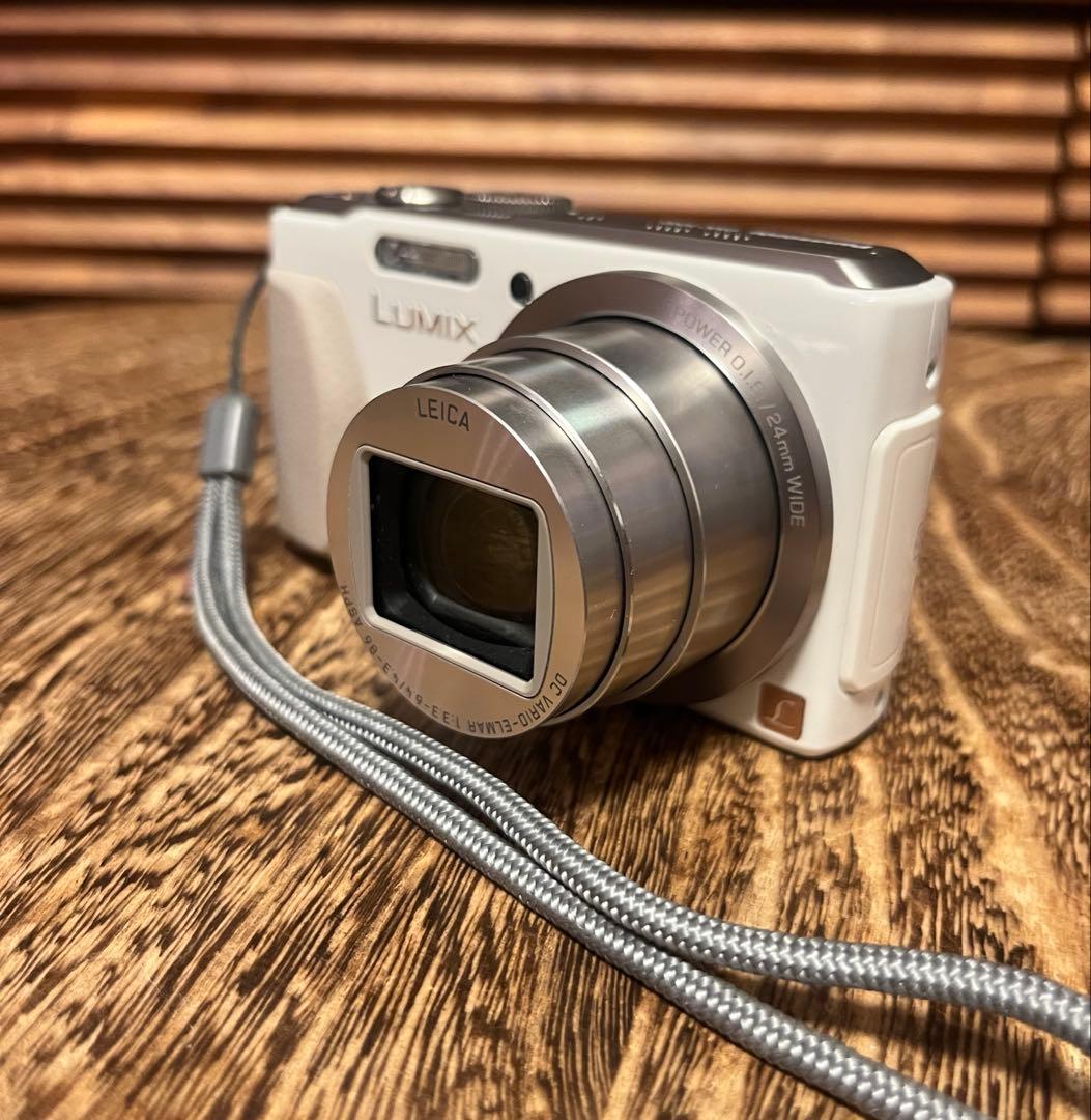 美品　Panasonic LUMIX DMC-TZ40 ホワイト