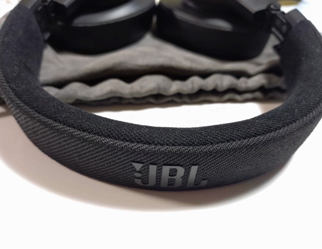 極美品 JBL LIVE 770NC ワイヤレスヘッドホン ブラック