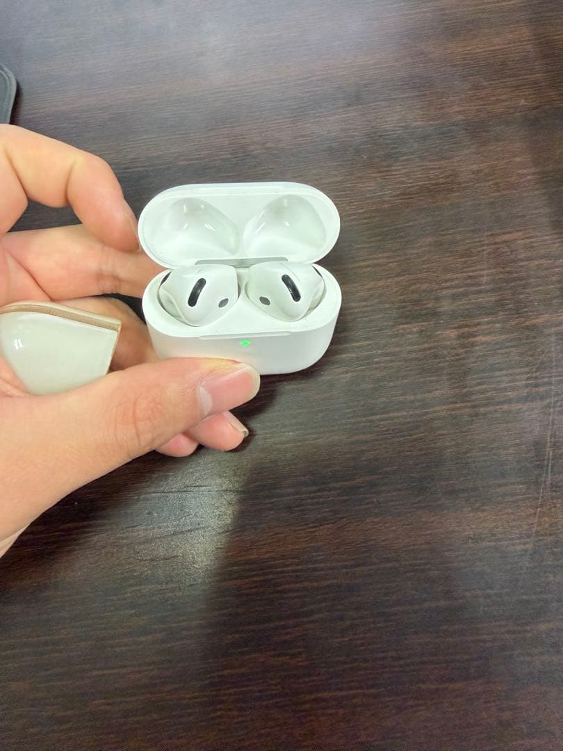 値下げ交渉可能 箱付き AppleAirPods 4ノイズキャンセル