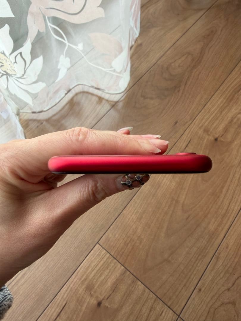 【超美品】Apple iPhoneSE 第3世代 64GB レッド